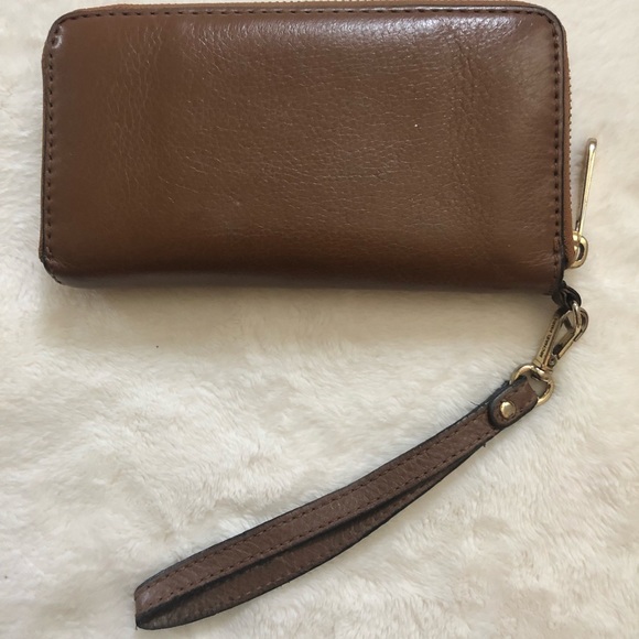 MICHEAL KORS Wristlet Wallet!! - Picture 3 of 7